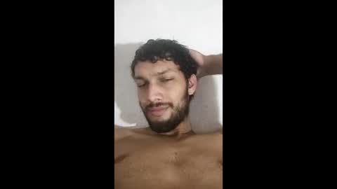 Snapshot of roskof69 chatting on January 3, 8:32 am Ribuu online show from January 3, 8:32 am