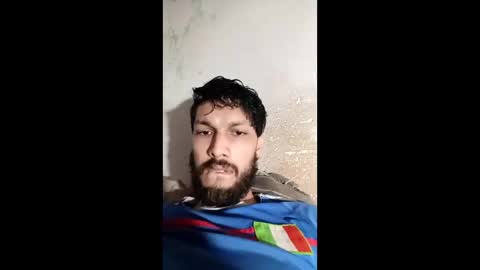 Snapshot of roskof69 chatting on November 11, 9:42 am Ribuu online show from November 11, 9:42 am