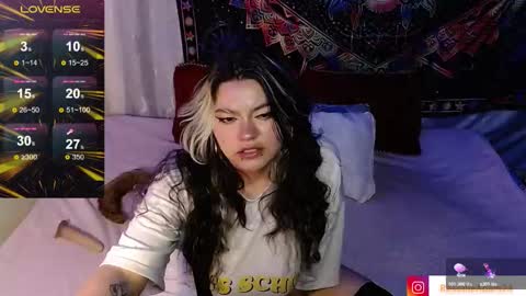 Snapshot of ross_adams chatting on November 10, 2:21 am Ross online show from November 10, 2:21 am