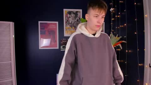 Snapshot of ross_miaa chatting on November 19, 11:10 am Mia online show from November 19, 11:10 am