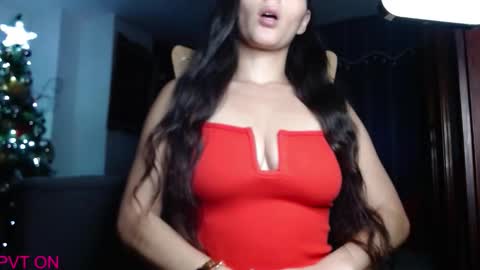 Snapshot of rossa2000 chatting on December 15, 3:33 am rossa2000 online show from December 15, 3:33 am