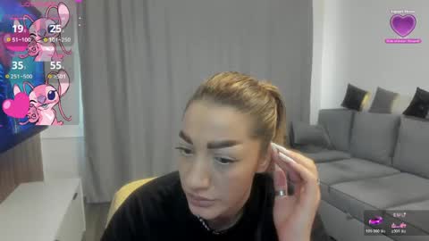Snapshot of rossana_doll chatting on April 4, 9:07 am Rossa online show from April 4, 9:07 am