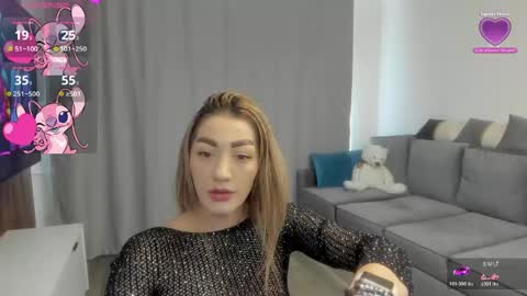 Snapshot of rossana_doll chatting on April 13, 8:20 am Rossa online show from April 13, 8:20 am