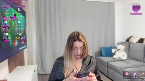 Snapshot of rossana_doll chatting on April 20, 7:00 am Rossa online show from April 20, 7:00 am