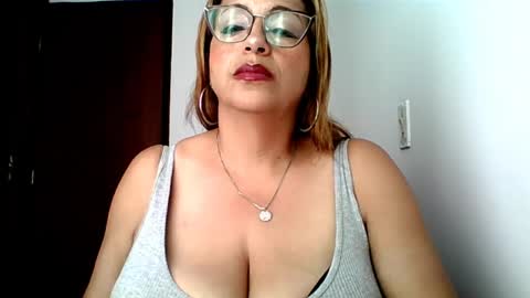 Snapshot of rossanalionheart chatting on May 24, 12:43 pm Rossana online show from May 24, 12:43 pm
