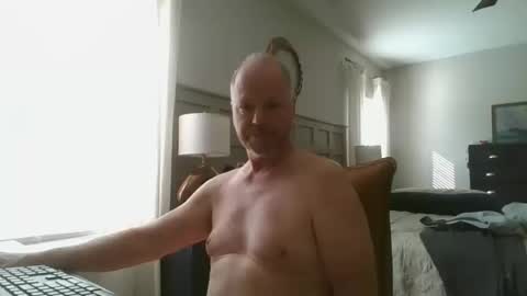 Snapshot of rossd1961 chatting on October 18, 2:07 pm nanook online show from October 18, 2:07 pm