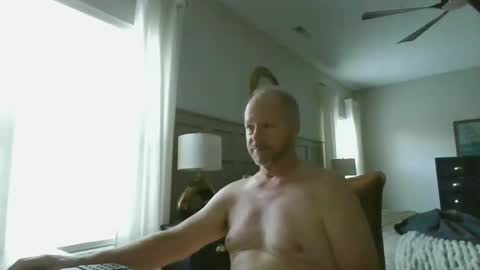 Snapshot of rossd1961 chatting on October 23, 8:40 pm nanook online show from October 23, 8:40 pm