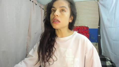 Snapshot of rosse_25 chatting on May 26, 12:34 pm Would you like to help me with supplementation and sports suits so I can compete in powerlifting online show from May 26, 12:34 pm
