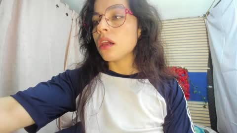 Snapshot of rosse_25 chatting on May 29, 12:36 pm Would you like to help me with supplementation and sports suits so I can compete in powerlifting online show from May 29, 12:36 pm