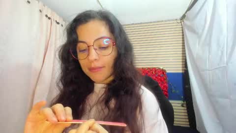 Snapshot of rosse_25 chatting on June 9, 12:39 pm Would you like to help me with supplementation and sports suits so I can compete in powerlifting online show from June 9, 12:39 pm