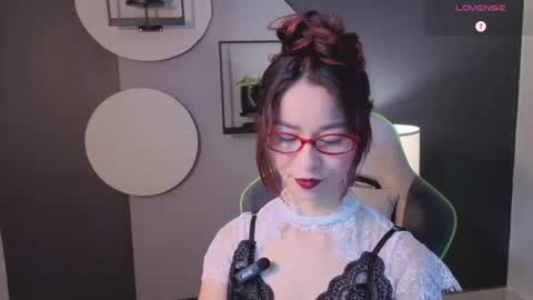 Miss Rosse online show from July 3, 2:45 pm