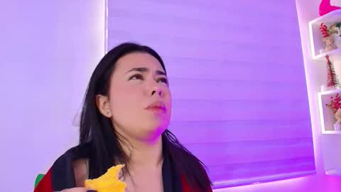   online show from March 3, 7:09 pm