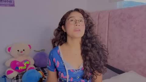 Snapshot of rossie_lanie_ chatting on June 9, 10:43 pm rossie_lanie_ online show from June 9, 10:43 pm