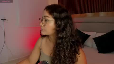 Snapshot of rossie_lanie_ chatting on June 10, 8:19 pm rossie_lanie_ online show from June 10, 8:19 pm