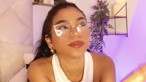 Snapshot of rossie_taylor chatting on May 29, 3:37 am rossie online show from May 29, 3:37 am