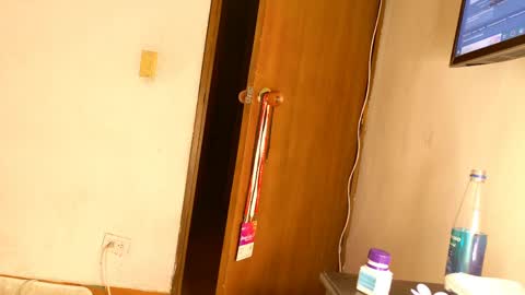 Snapshot of rossie_taylor chatting on June 2, 3:41 am rossie online show from June 2, 3:41 am