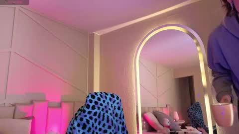 Snapshot of rossiie_hunt_ chatting on May 11, 2:45 pm rossiie_hunt_ online show from May 11, 2:45 pm
