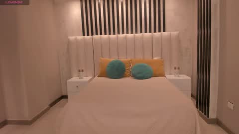 Snapshot of rossirivers chatting on December 15, 11:36 am Rossie Rivers online show from December 15, 11:36 am