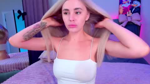 Snapshot of rossy_x_ chatting on June 19, 11:41 pm Rossy 630 pm - 230 am online show from June 19, 11:41 pm