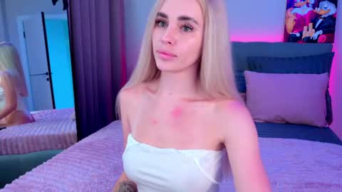Snapshot of rossy_x_ chatting on July 25, 12:42 am Rossy 630 pm - 230 am online show from July 25, 12:42 am