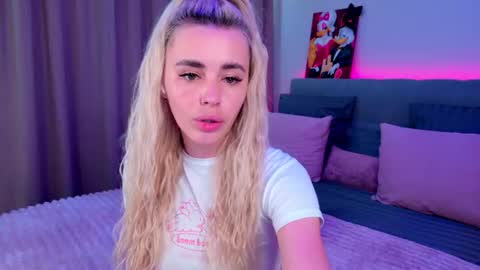 Snapshot of rossy_x_ chatting on August 4, 12:36 am Rossy 630 pm - 230 am online show from August 4, 12:36 am