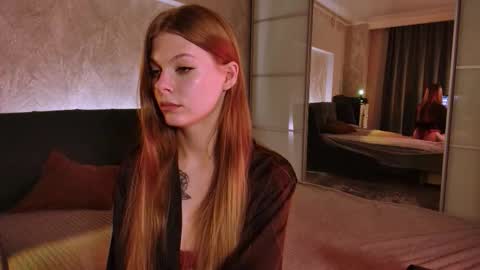 rosy_black_ online show from October 25, 5:19 pm