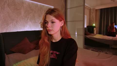 rosy_black_ online show from November 6, 7:15 pm