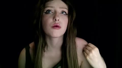 Snapshot of rosy_petal chatting on January 11, 6:13 pm rosy_petal online show from January 11, 6:13 pm