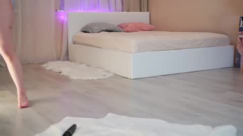 Snapshot of rosyemily chatting on February 22, 10:40 am Hi Im Maria Check my Bio online show from February 22, 10:40 am