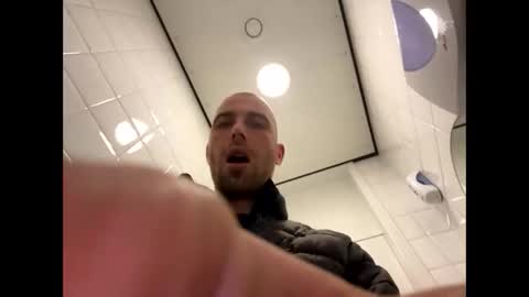 rotteei1 online show from October 13, 11:21 am