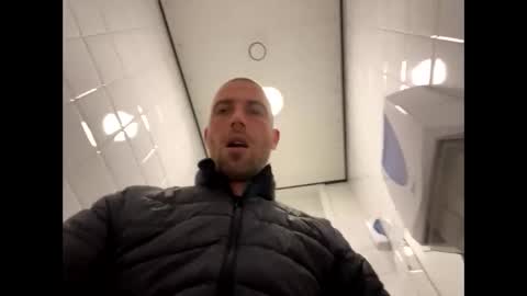 rotteei1 online show from October 14, 8:26 am