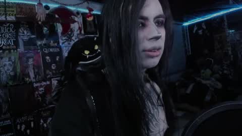 Snapshot of rotten_dreams chatting on October 7, 11:57 pm rot online show from October 7, 11:57 pm