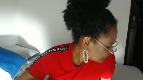 luxa online show from December 2, 7:20 pm