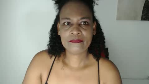 Snapshot of roushlove chatting on June 2, 8:05 am luxa online show from June 2, 8:05 am