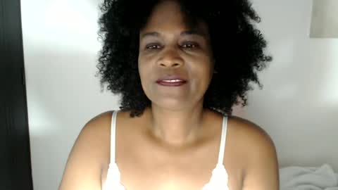 Snapshot of roushlove chatting on June 22, 7:38 am luxa online show from June 22, 7:38 am