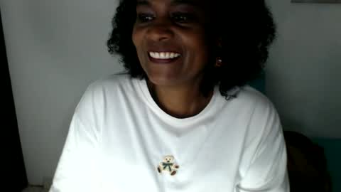 Snapshot of roushlove chatting on July 4, 12:33 pm luxa online show from July 4, 12:33 pm