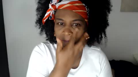 Snapshot of roushlove chatting on July 9, 3:05 pm luxa online show from July 9, 3:05 pm