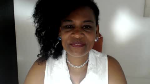 Snapshot of roushlove chatting on July 18, 1:26 pm luxa online show from July 18, 1:26 pm