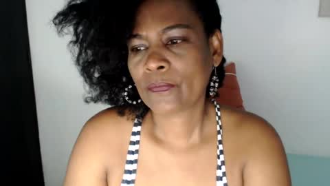 Snapshot of roushlove chatting on July 23, 1:31 pm luxa online show from July 23, 1:31 pm