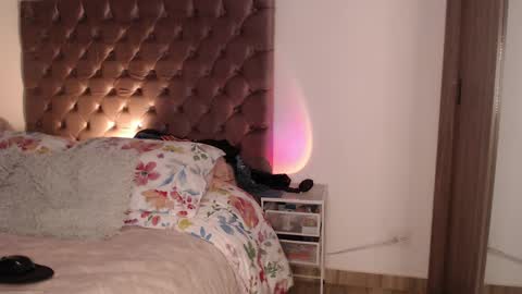 Rouss marie henao  online show from April 24, 11:56 am
