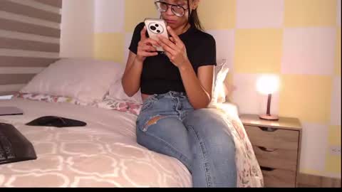 Rouss marie henao  online show from June 14, 5:59 pm