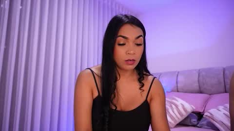 Snapshot of rousse_coup chatting on November 20, 7:13 pm Rosse and Miller online show from November 20, 7:13 pm