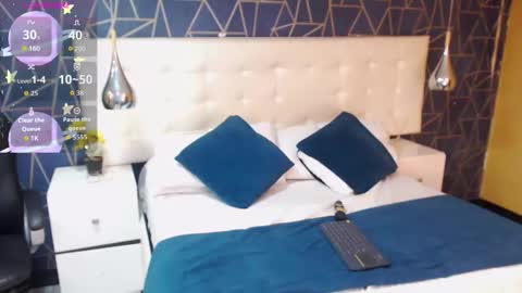 RousseWalker online show from October 31, 7:04 pm