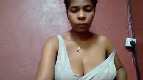 rovaelyah online show from March 28, 3:06 am