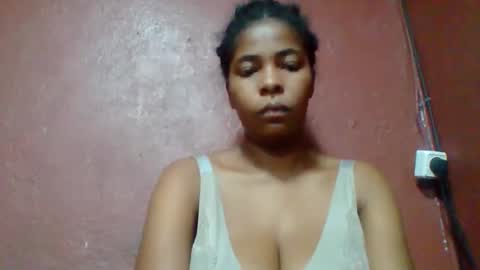 rovaelyah online show from April 2, 2:42 am