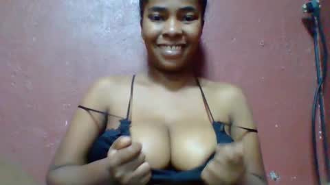 Snapshot of rovaelyah chatting on May 2, 6:29 am rovaelyah online show from May 2, 6:29 am