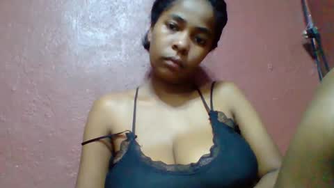 Snapshot of rovaelyah chatting on May 9, 5:01 am rovaelyah online show from May 9, 5:01 am