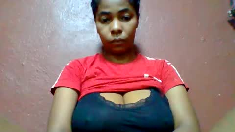 Snapshot of rovaelyah chatting on May 14, 2:40 am rovaelyah online show from May 14, 2:40 am