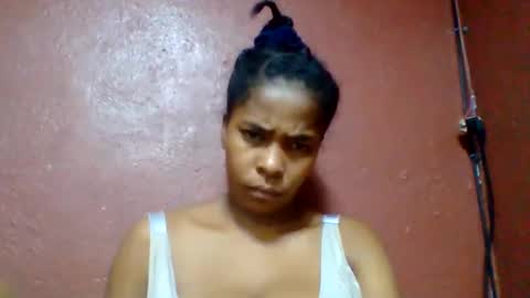 Snapshot of rovaelyah chatting on May 23, 3:38 pm rovaelyah online show from May 23, 3:38 pm