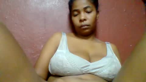 Snapshot of rovaelyah chatting on May 24, 3:55 am rovaelyah online show from May 24, 3:55 am